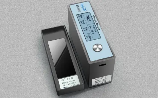  High-Precision Gloss Meter Self-Calibration 