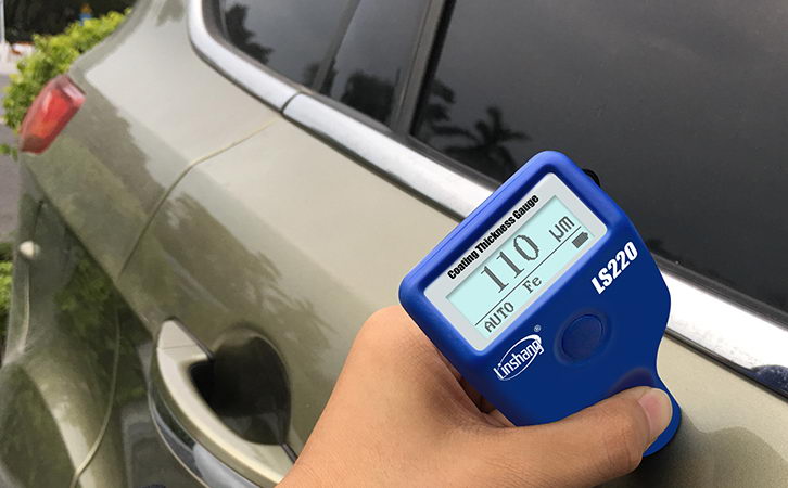paint thickness gauge test the car door