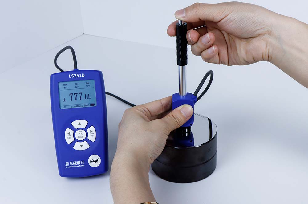 LS251D handheld Leeb hardness tester