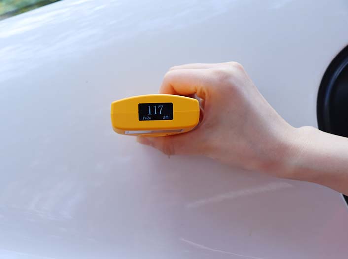 Top screen reading of LS236 automotive paint meter