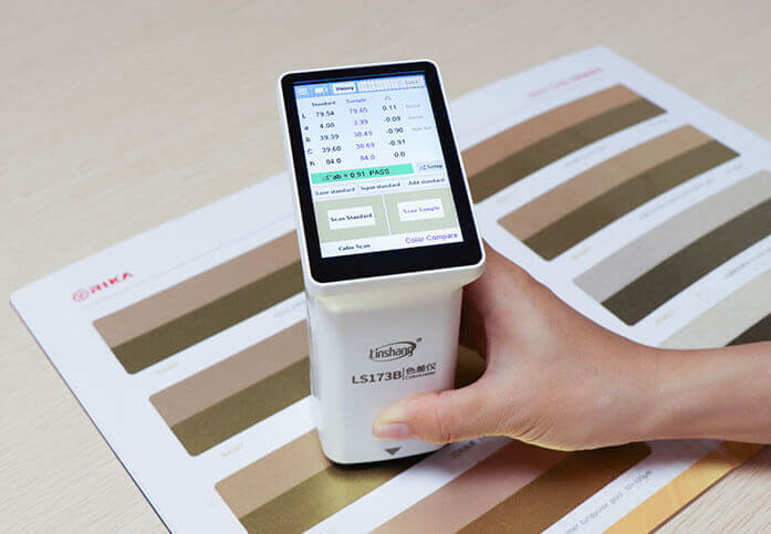 colorimeter measure shiny materials