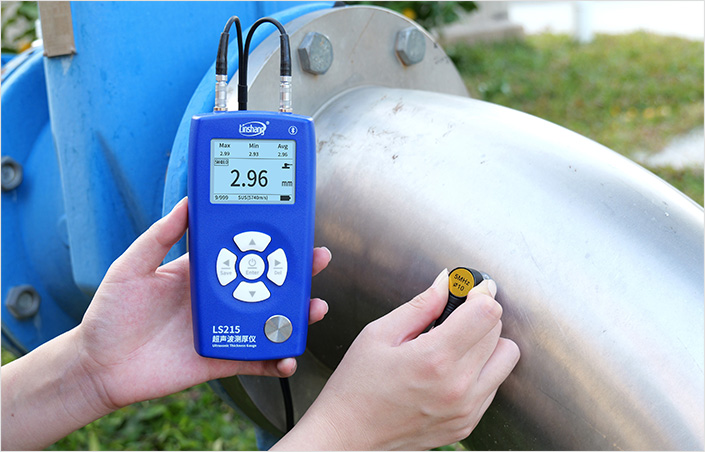 LS215 tests stainless steel pipe