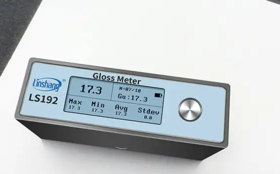 Gloss meter measures the gloss of coated art paper