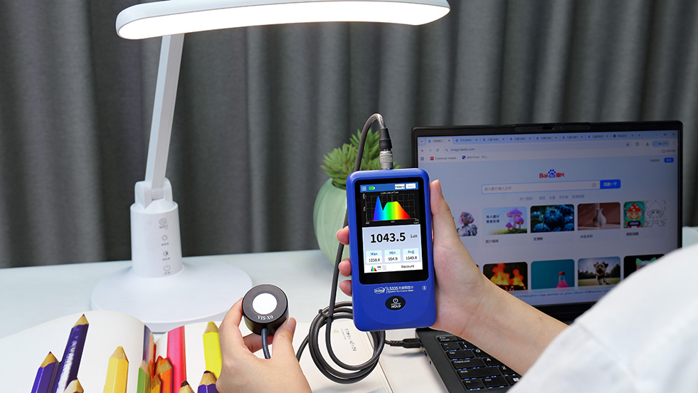 Spectral Illuminance Meter Testing Lighting Fixtures