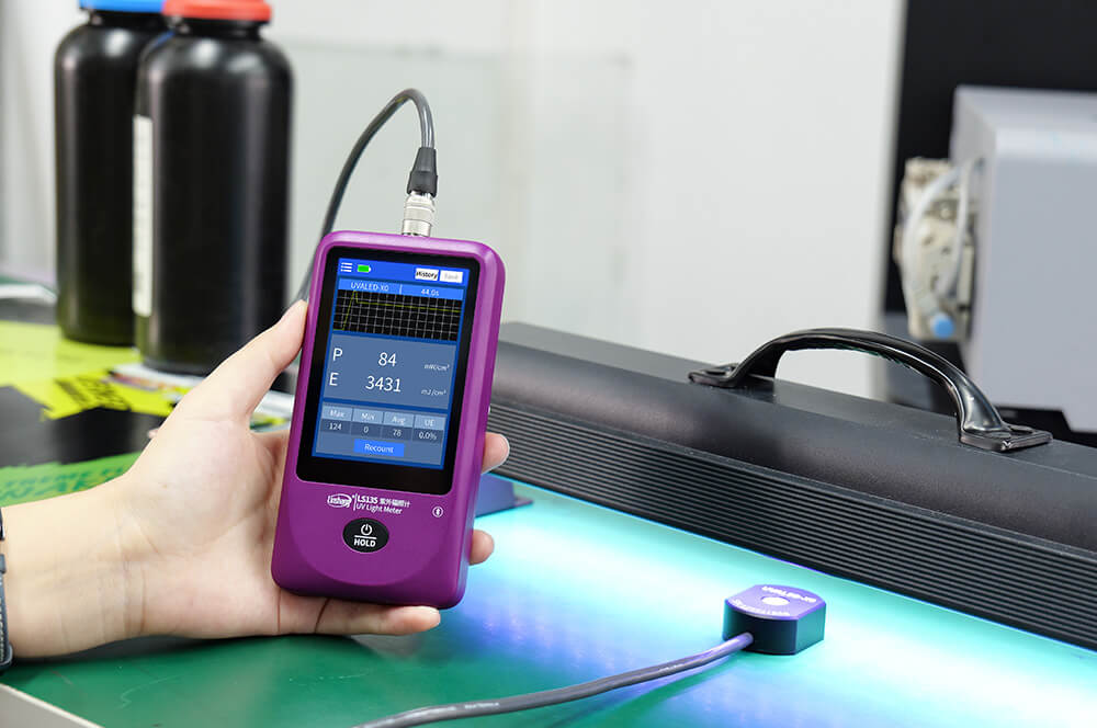 Linshang LS135 UV Light Meter measures the irradiance of UVA LED printer curing light source
