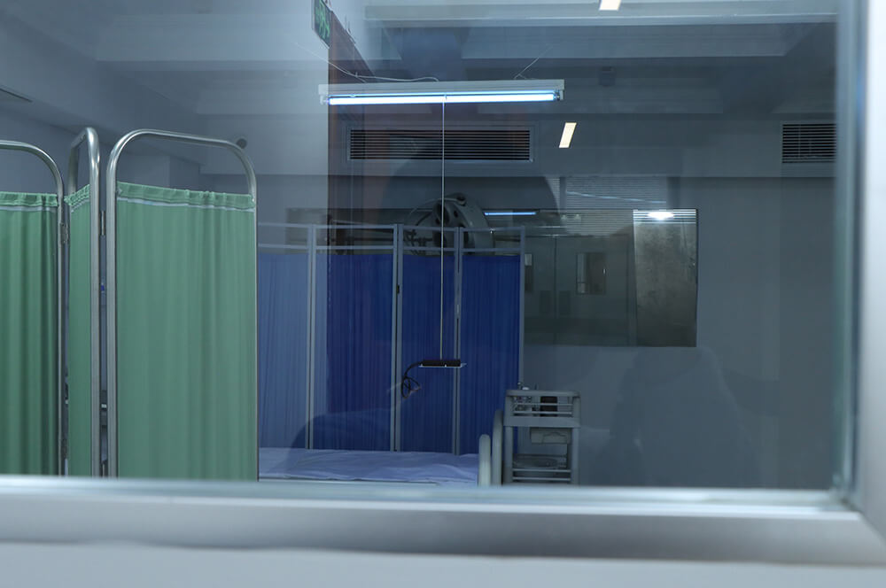 Linshang LS126C UV Light Meter testing 254 nm medical UV sterilization lamp