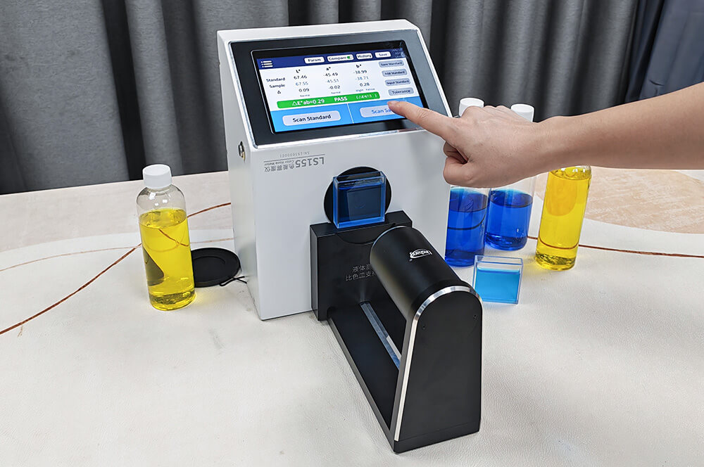 Linshang LS155 measures the color difference of the dye solution Linshang LS155 measures the color difference of the dye solution