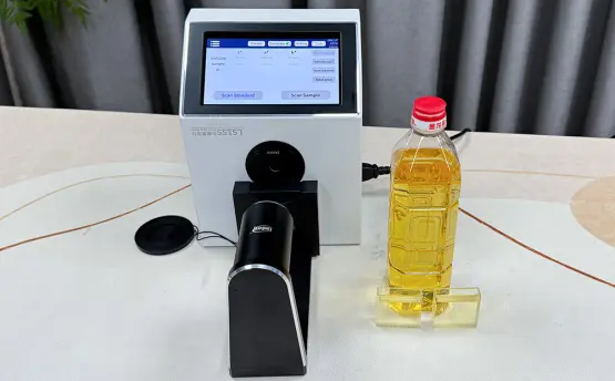 Liquid Colorimeter for Oil & Pharma Color Measuring