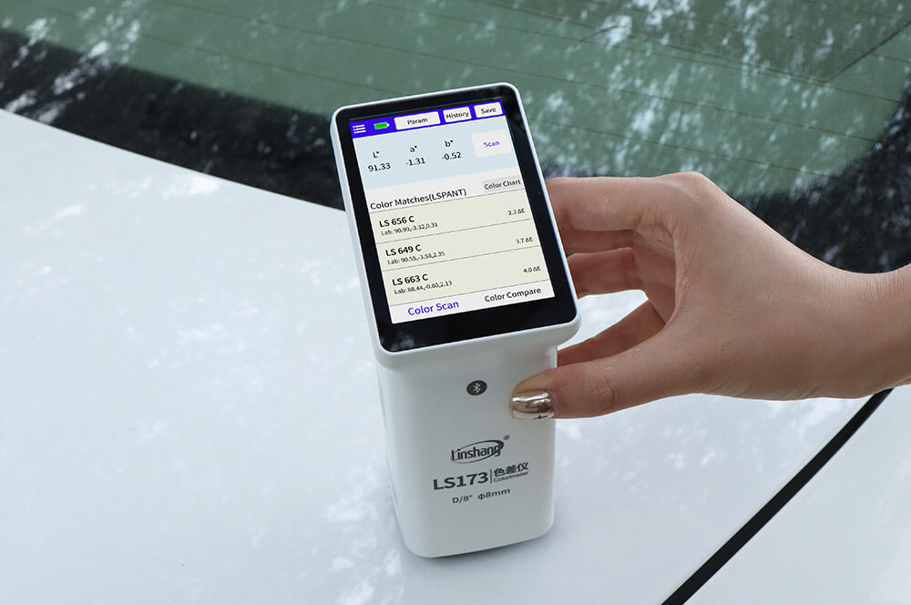LS173 measures the color of automotive paint