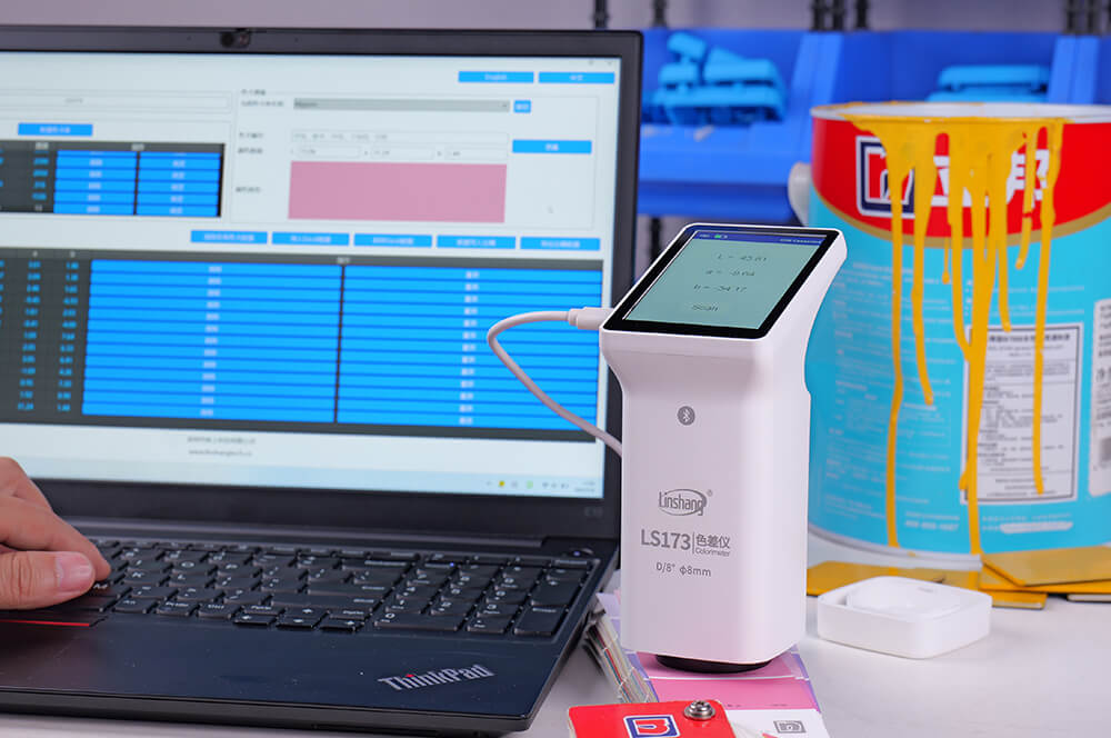 LS173 connects to PC software to import factory's color charts