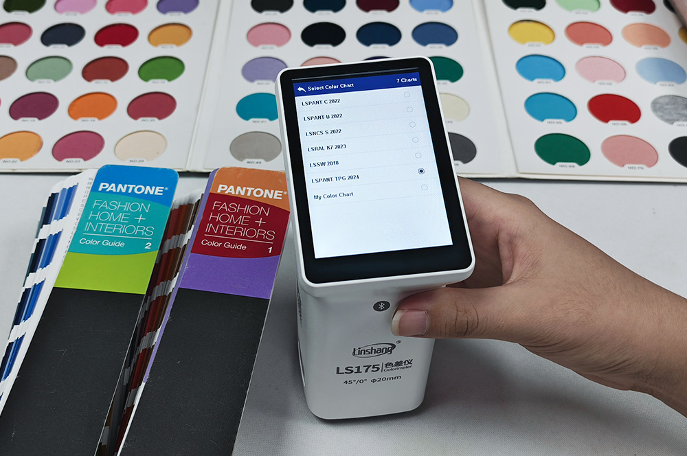 Built-in electronic color cards