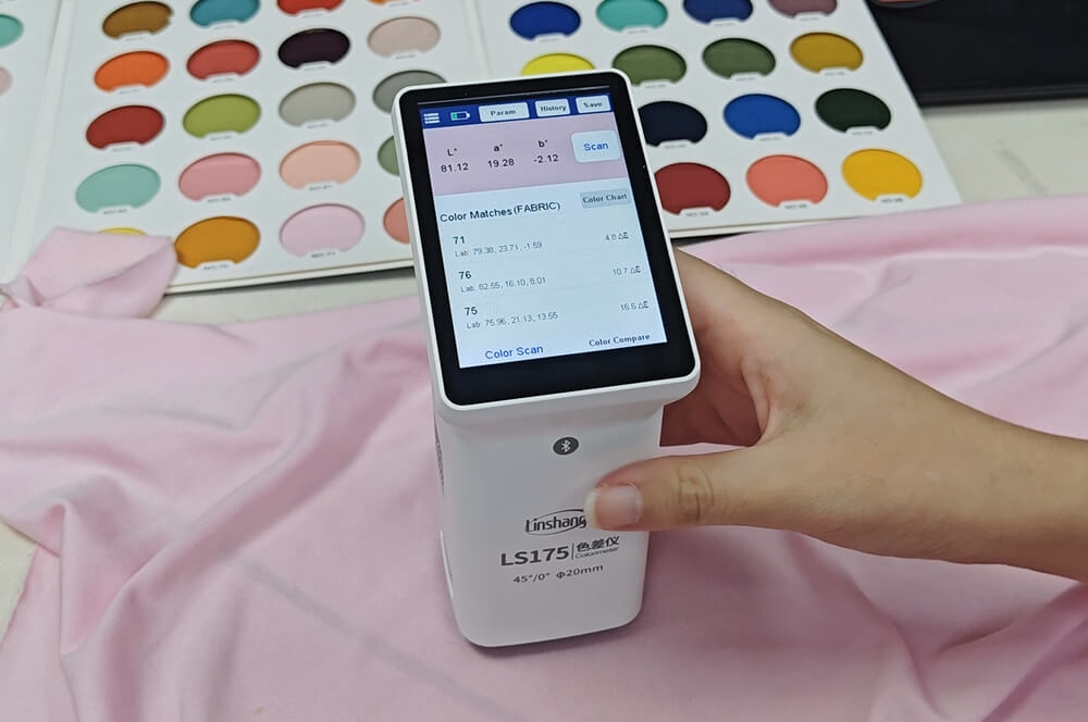 Matching fabric colors with LS175 fabric colorimeter Matching fabric colors with LS175 fabric colorimeter