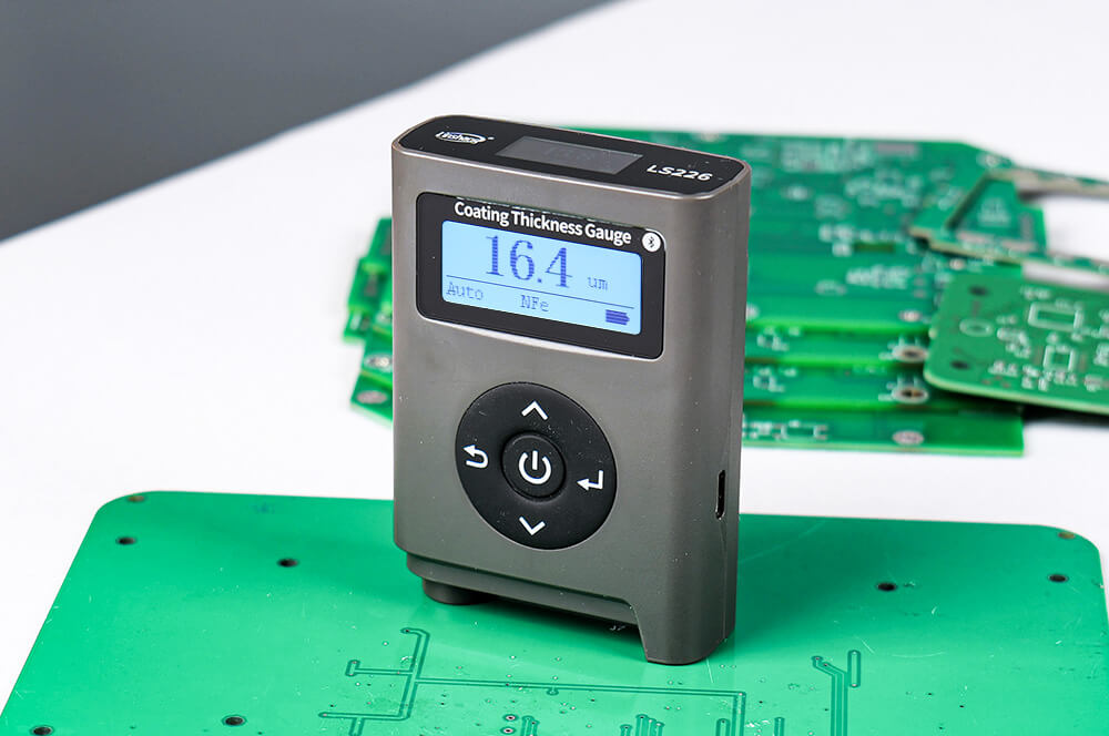 LS226 coating thickness gauge measures PCB board