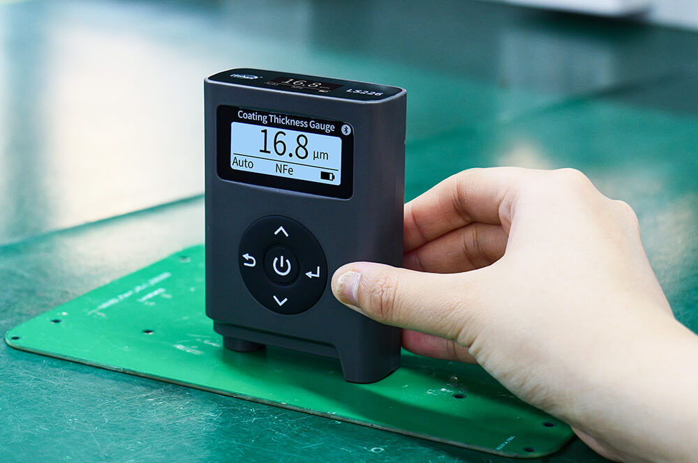LS226 coating thickness gauge measuring the thickness of conformal coating LS226 coating thickness gauge measuring the thickness of conformal coating