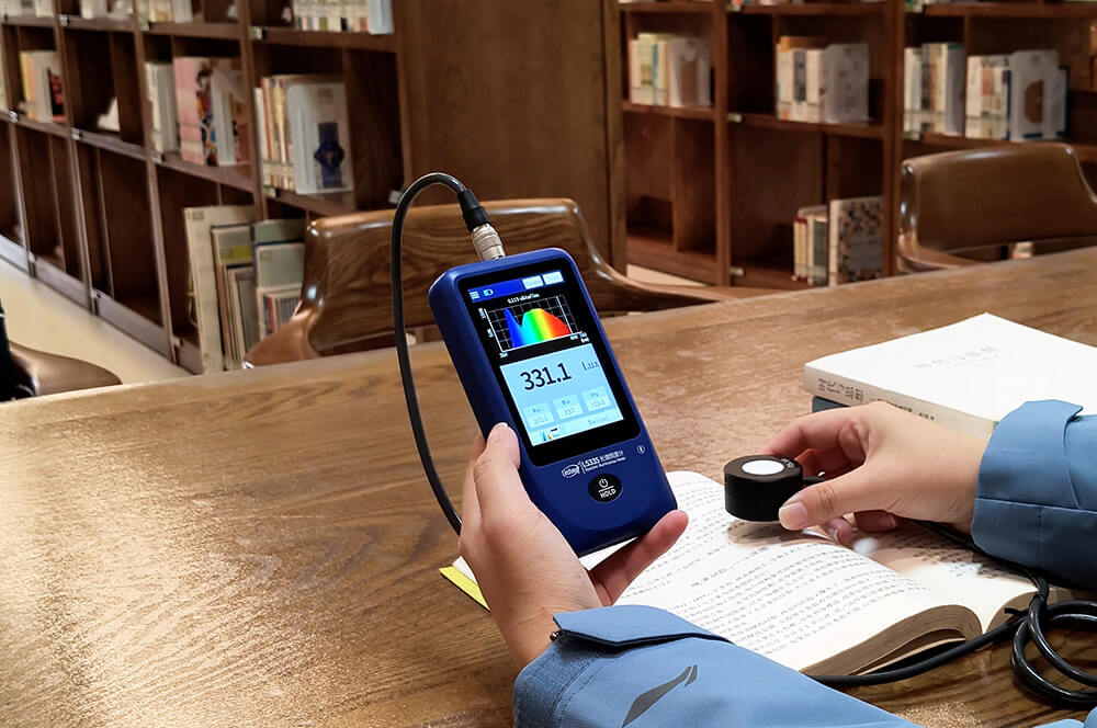 LS335 Spectral Illuminance Meter Measures Library Illuminance