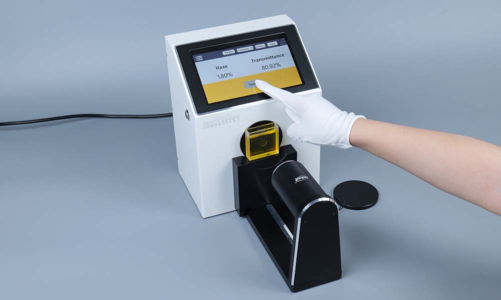 Measuring liquid transmittance