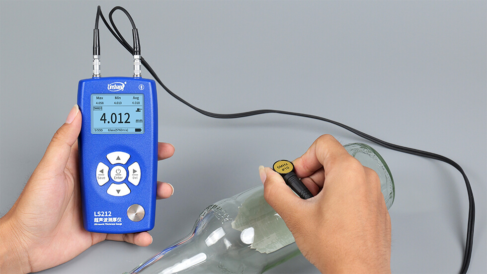 Ultrasonic thickness gauge testing glass Ultrasonic thickness gauge testing glass